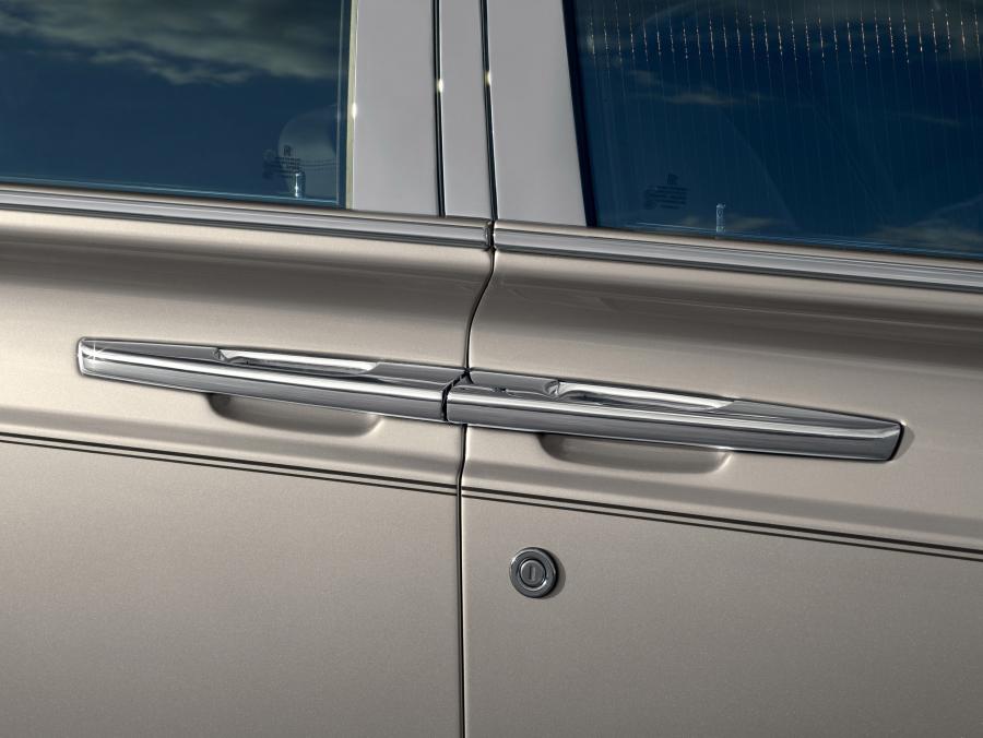  Rolls-Royce Phantom 2012 года  (фото 9 из 38)